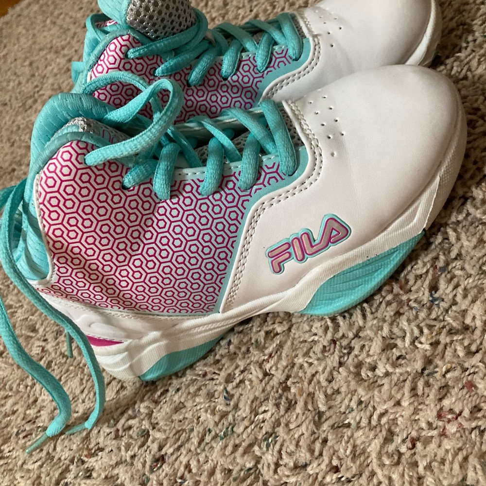 Fila brand basketball girl shoes like new